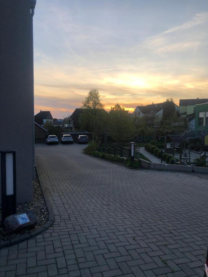 Moderne Wohnung Mit 4 Betten 波鸿 外观 照片