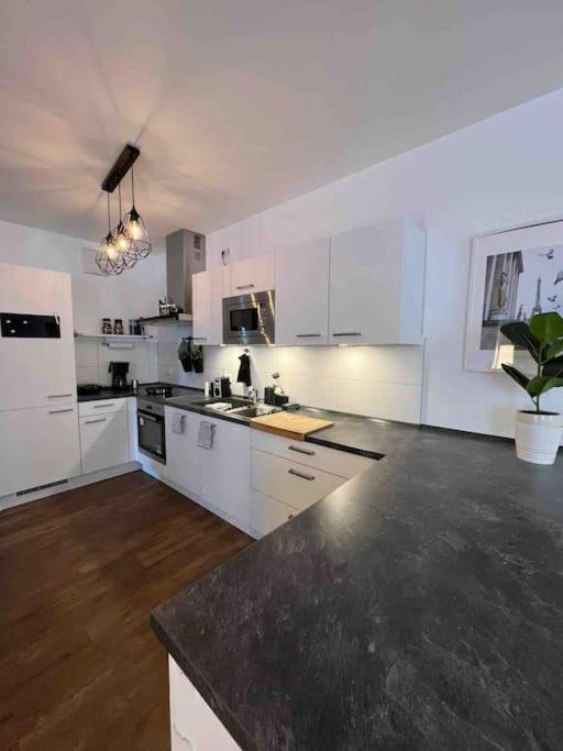 Moderne Wohnung Mit 4 Betten 波鸿 外观 照片